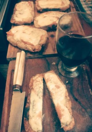 Una foto de Croquetas picantes de pan rallado a la pizza en parrigas