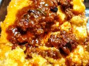 Una foto de polenta rellena