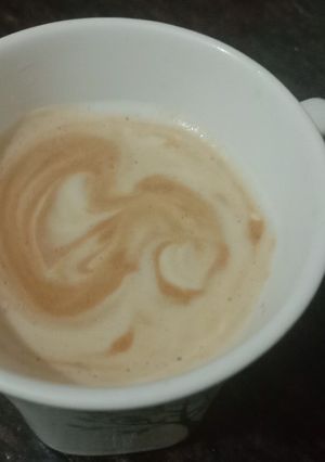 इंस्टेंट हॉट कॉफ़ी (Instant Hot Coffee recipe in hindi) रेसिपी मुख्य फोटो
