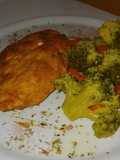 Pechuda de pollo rellena jamón york y queso de mahón