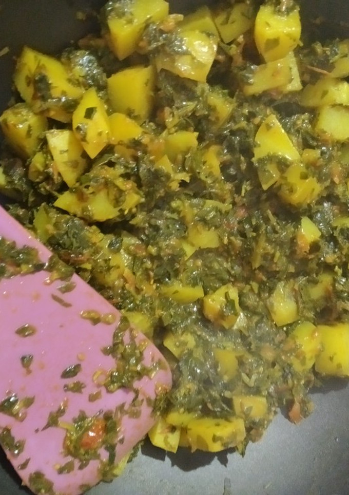 आलू मेथी (Aloo methi recipe in hindi) रेसिपी मुख्य फोटो