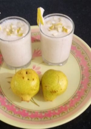 A picture of Pear lassi.