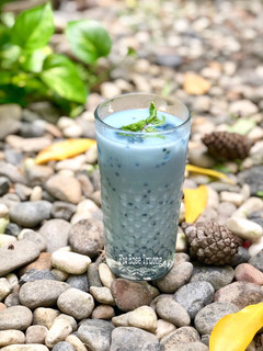 Hình của món Sữa Tươi Hoa Đậu Biếc Hạt Chia.