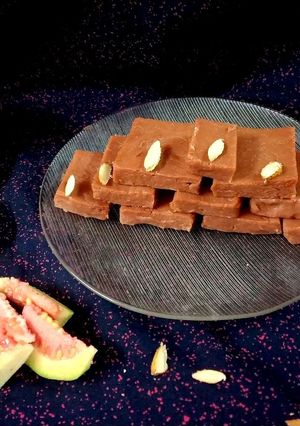 A picture of Amrud burfi.