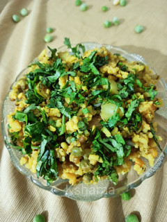 તુવેરદાણા ખીચડી (Tuverdana Khichdi Recipe In Gujarati) રેસીપી મુખ્ય ફોટો