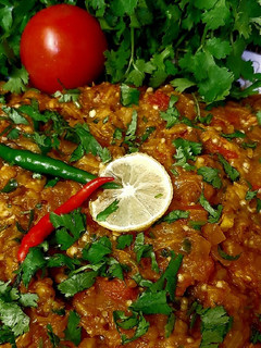 बैंगन का भरता (Baingan ka bharta recipe in hindi) रेसिपी मुख्य फोटो