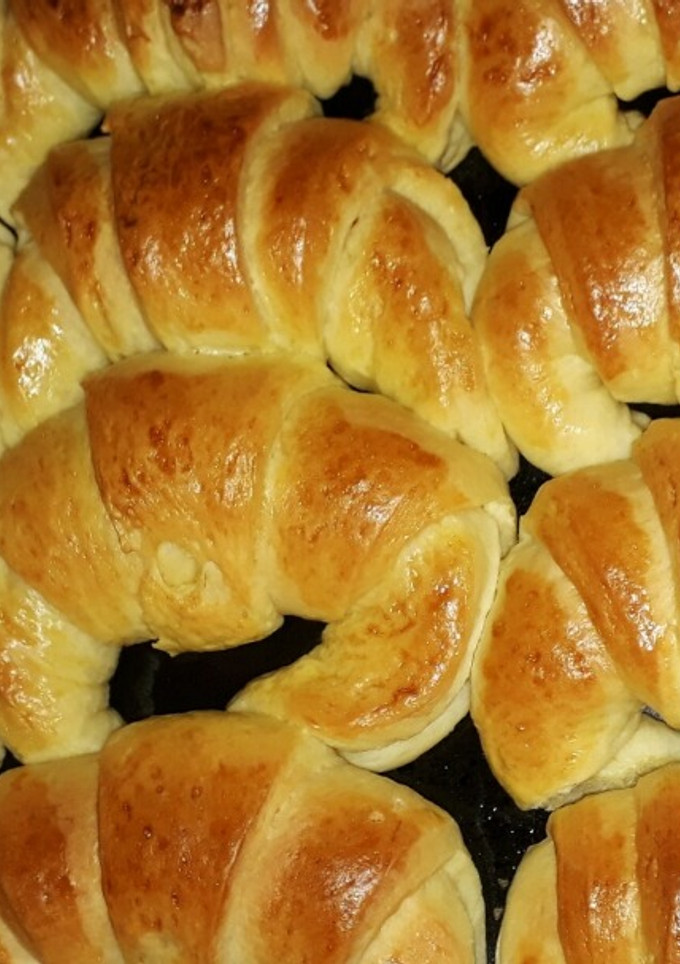 Una foto de Medialunas rellenas sin hojaldre