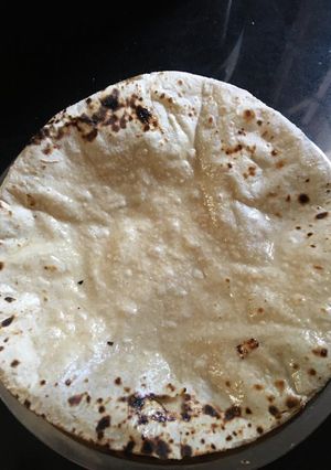 ફૂલકા રોટલી (Fulka Rotli Recipe In Gujarati) રેસીપી મુખ્ય ફોટો