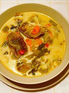 Una foto de Sopa vegetal con repolloy alcachofas