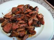 Gambar steak daging ala restoran