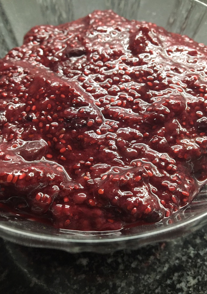 Una foto de Mermelada de frutos del bosque y chía. (Receta sin azúcar)
