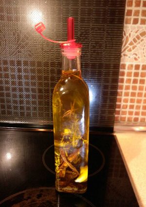 Foto principal de Aceite aromatizado de tomates secos, romero y tomillo