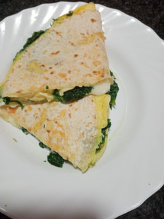 Una foto de Tortilla francesa con verdura y queso