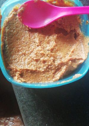 A picture of Garlic chutney.