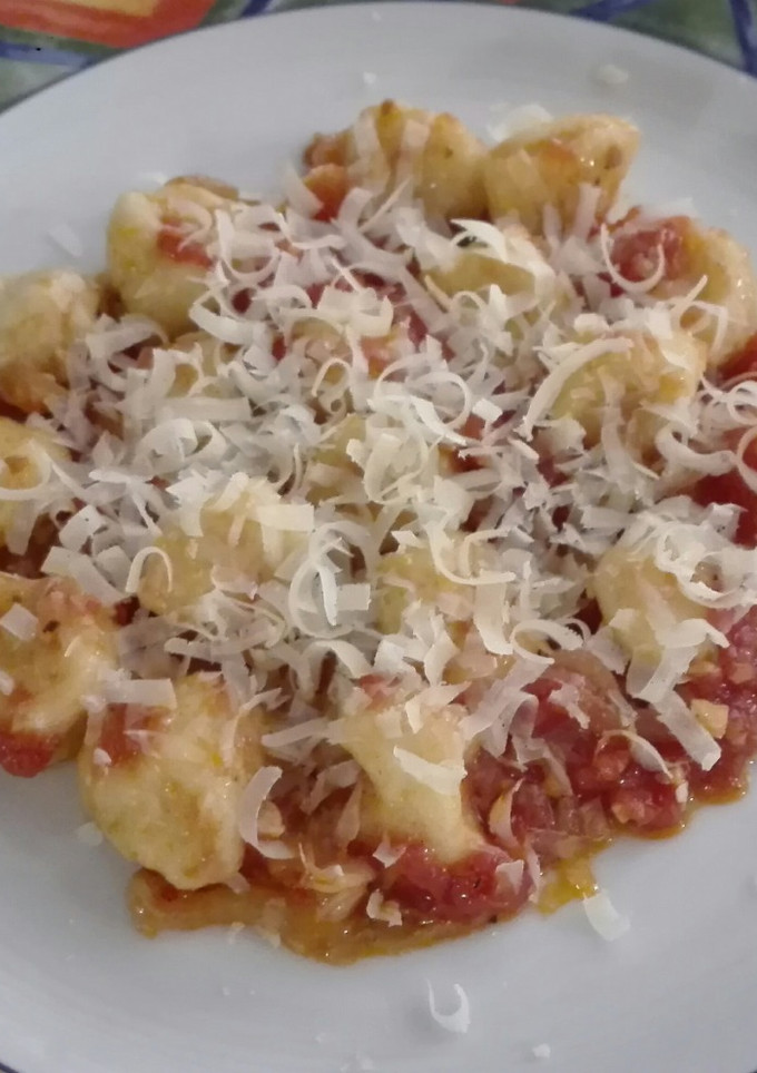 Una foto de Ñoquis y salsa pomodoro
