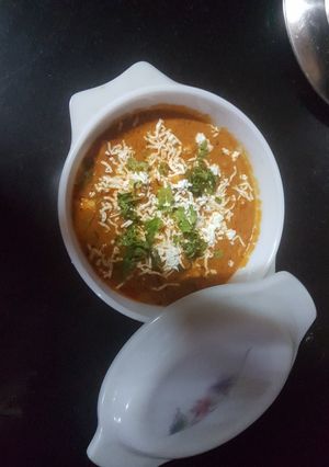 A picture of Paneer tikka masala.