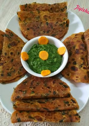 मेथी का थेपला (Methi na thepla recipe in hindi) रेसिपी मुख्य फोटो