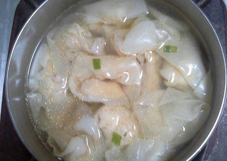 Sup pangsit isi daging