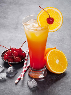 Una foto de Receta de bebida Tequila Sunrise