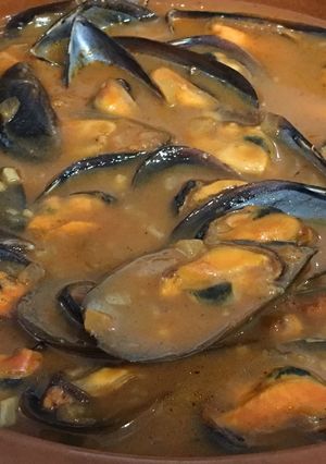 Una foto de Mejillones en salsa brava