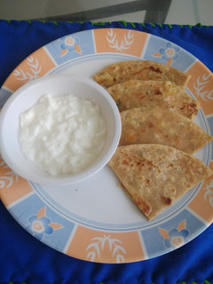 ગોબી પરાઠા(gobhi parotha recipe in Gujarati) રેસીપી મુખ્ય ફોટો
