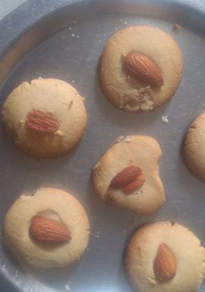 બિસ્કીટ (Biscuit Recipe in Gujarati) રેસીપી મુખ્ય ફોટો
