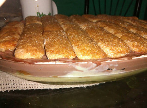 Una foto de Postre con vainillas.  Fácil y rápido 😊👌