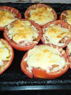 Una foto de Tomates rellenos tibios