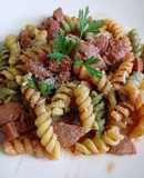 Tirabuzones con chorizo