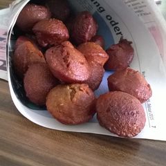 A picture of Unniyappam.