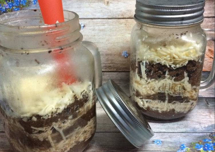 Cake in a jar