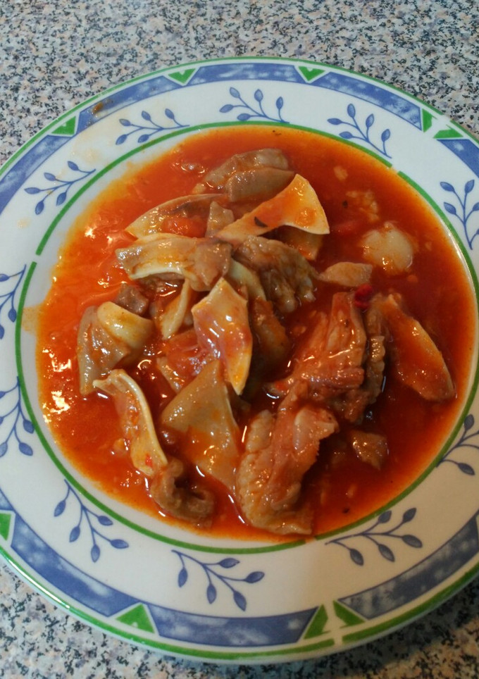 Una foto de Oreja de cerdo al pimentón de la Vera