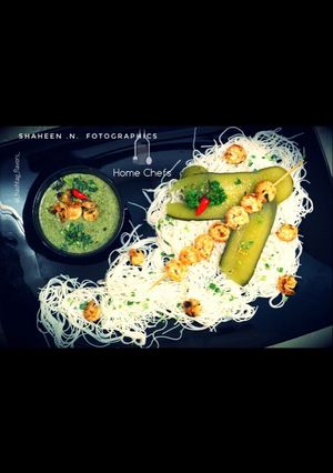 A picture of Thai Green Coconut Curry Shrimps with Rice noodles.