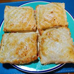 A picture of Beef Potato Puff Pastry with Dip Sauce 😚🐂🍅🥕🌶🌯🌻🍽😍.