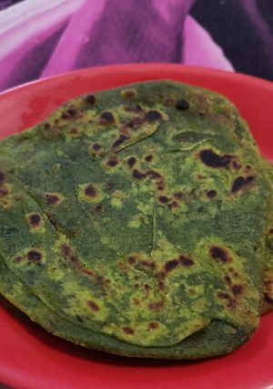 A picture of Bathua Ka Paratha.