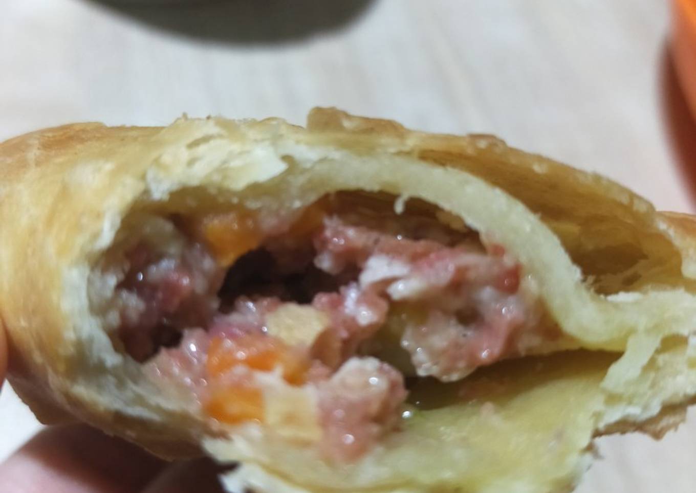 Pastel kornet sapi