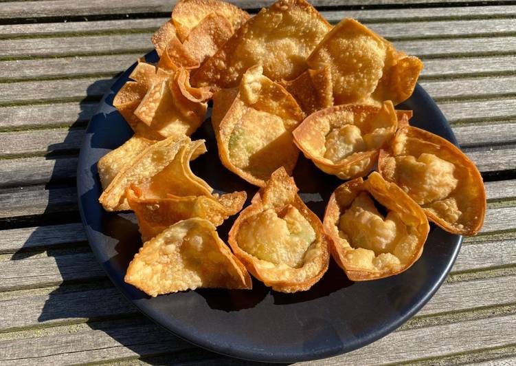 Pangsit goreng isi udang