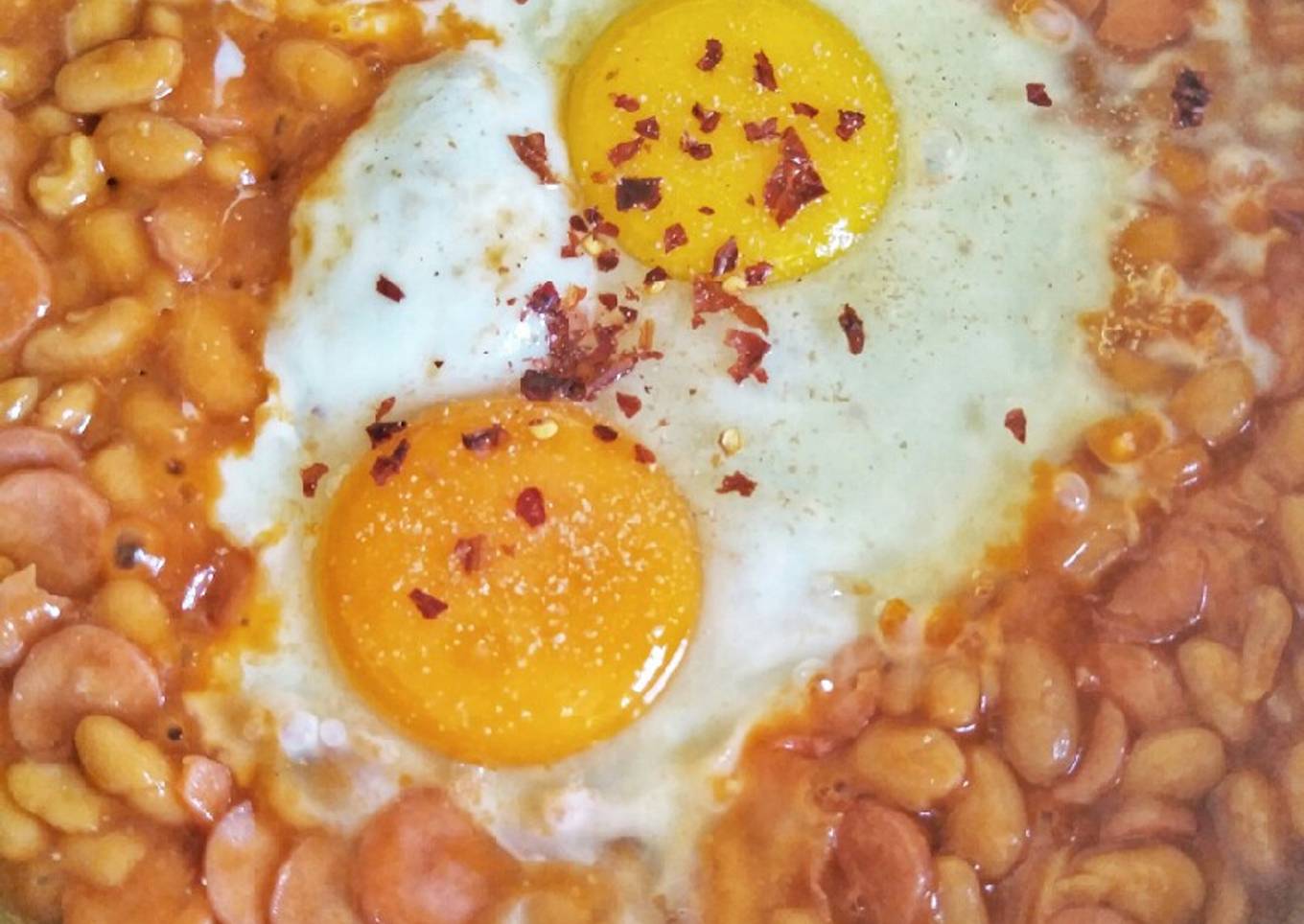 Kacang telur dengan sosis