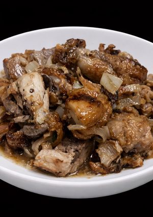 Hình của món SP.0387 - Gà Quay Xào Củ Hành Tây.