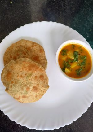 मटर की कचौड़ी (matar ki kachodi recipe in Hindi) रेसिपी मुख्य फोटो