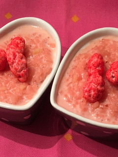 Una foto de Arroz con leche y pralines Rosas