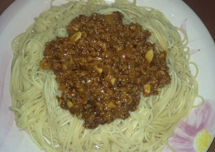 Spaghetti with bolognise pasta