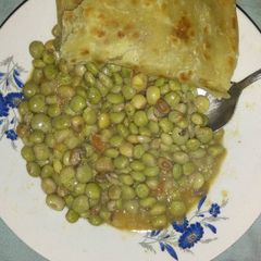 Pigeon peas na Chapo! A picture of Pigeon peas na Chapo!.