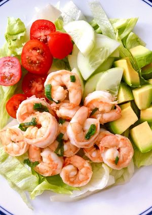 Hình của món Salad Tôm Xào Tỏi Rau Quả Sốt Mù Tạt.