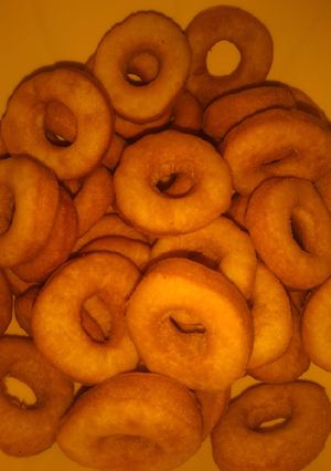 A picture of Cinnamon Doughnuts #4weeks challenge.