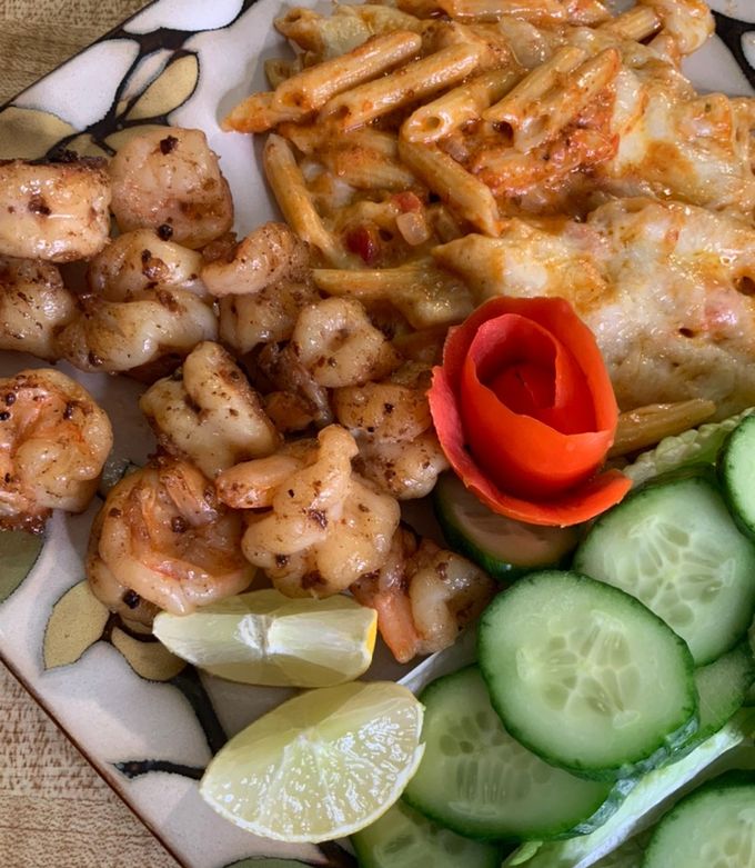 Una foto de Camarones Al Mojo de Ajo #lacocinadeconsuelo