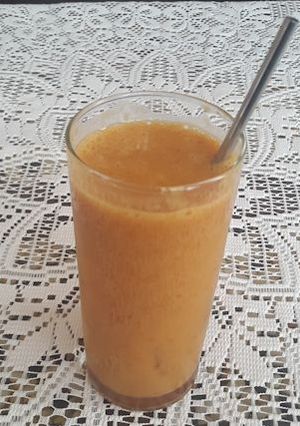 Una foto de Licuado de damasco, pera y mandarina