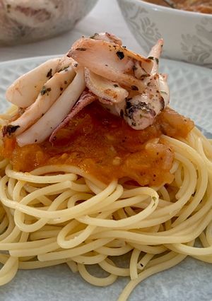 Foto principal de Pasta con calamares y salsa picante