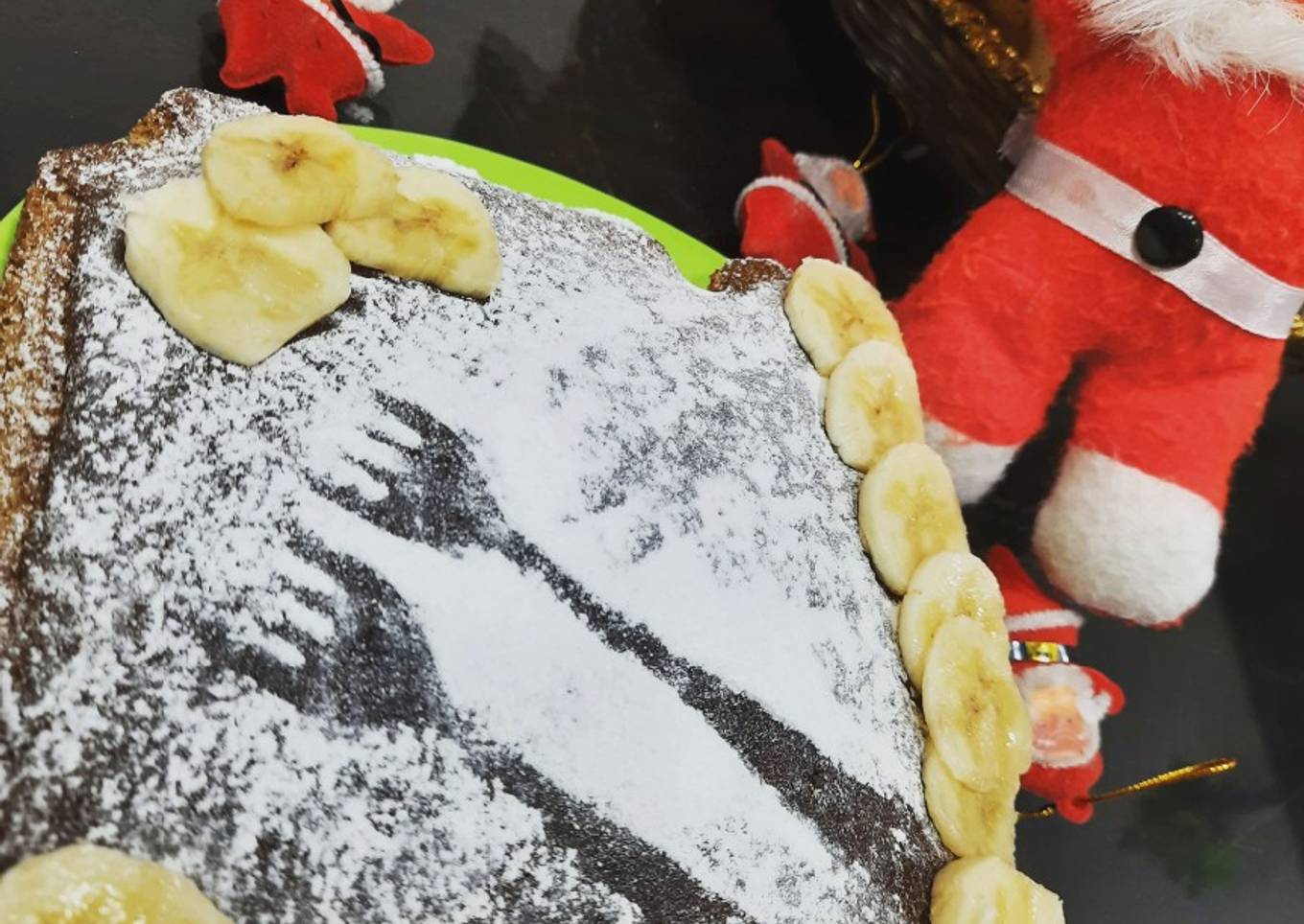 Eggless banana cake