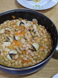 Una foto de Pochas rápidas con almejas